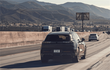 Cayenne Electric фото